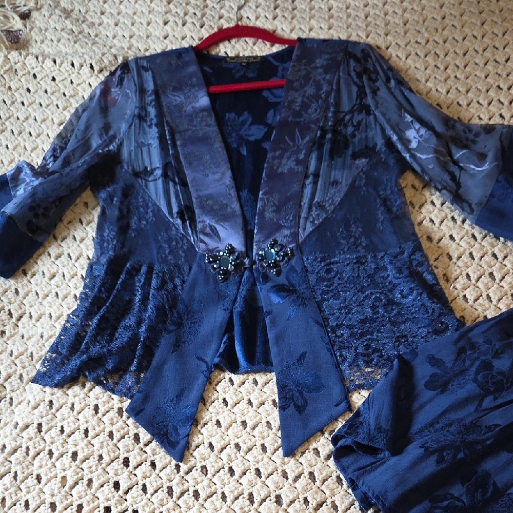 Violet Kay Navy Floral Lace Blazer